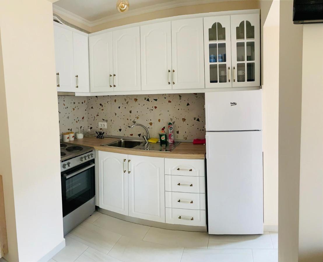 N&N Apartment Përmet Eksteriør bilde